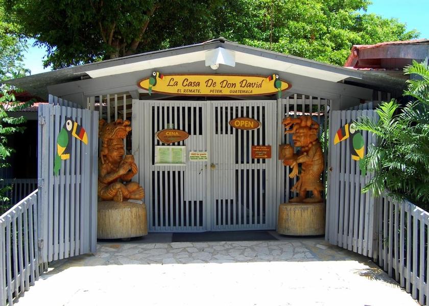 Peten Flores Exterior Detail