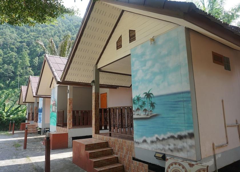 Surat Thani Khiri Rat Nikhom Exterior Detail