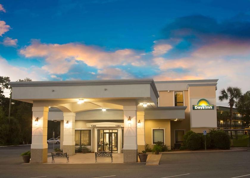 Georgia Valdosta Exterior Detail