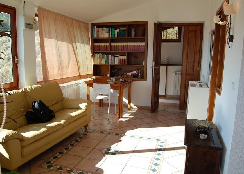 Calabria Bonifati Lobby