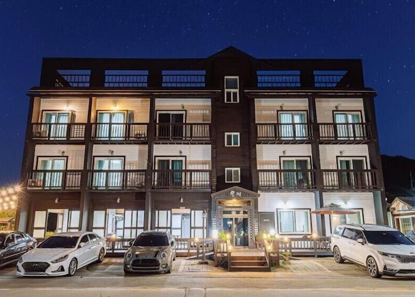 Gyeonggi Hwaseong Exterior Detail