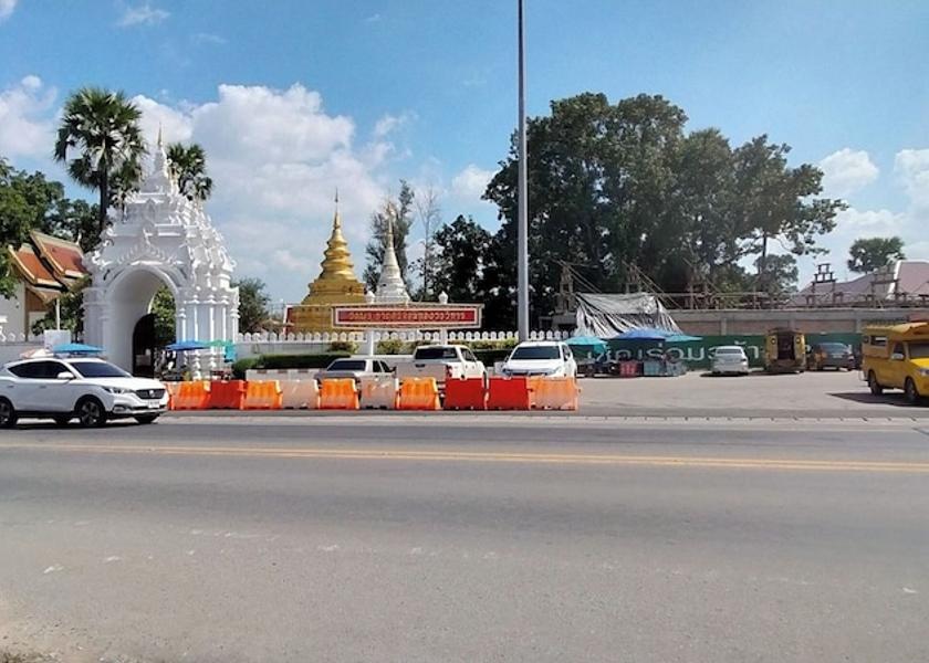 Chiang Mai Province Chom Thong Facade
