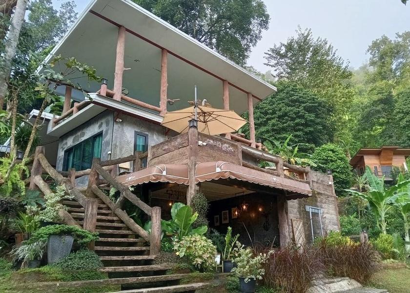 Chiang Mai Province Mae Taeng Facade