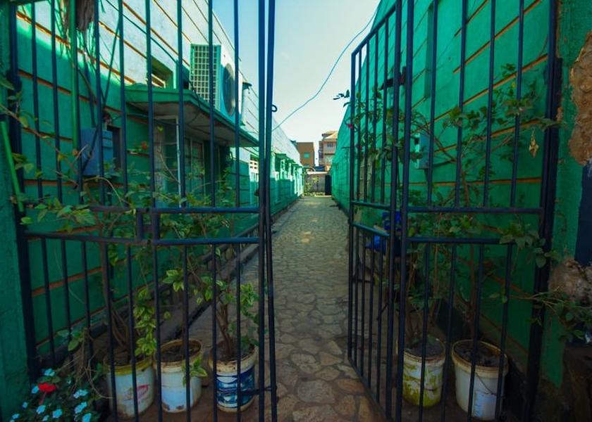 Jinja Exterior Detail