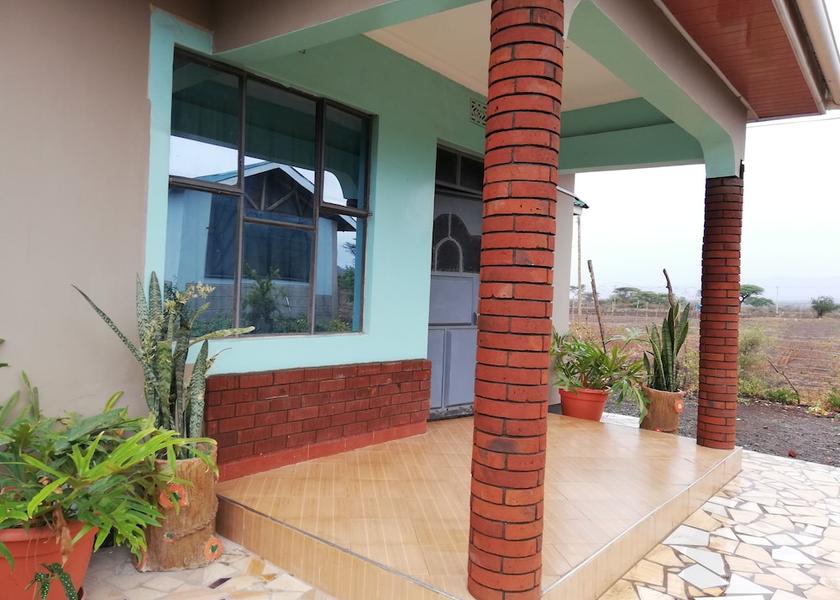  Amboseli Exterior Detail