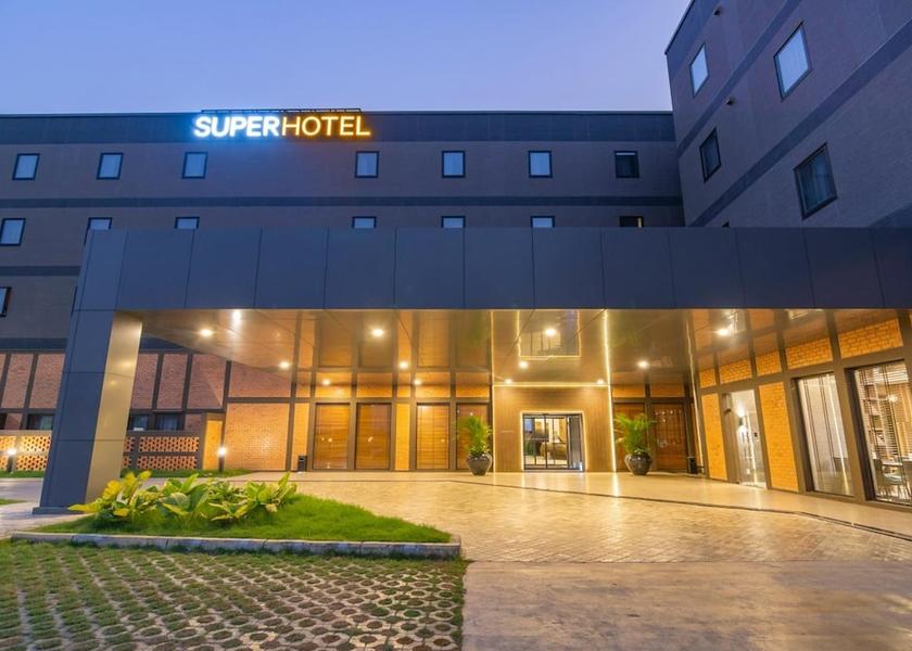  Thanlyin Exterior Detail