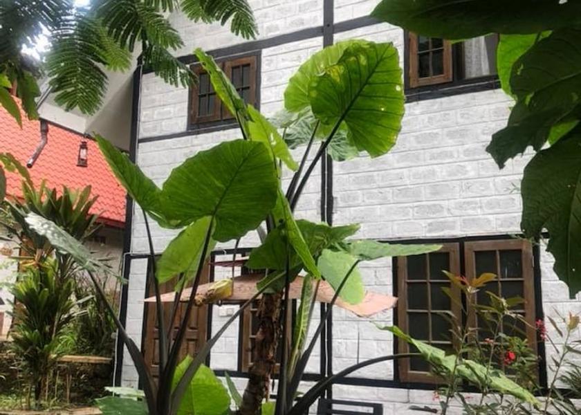  Kalaw Exterior Detail