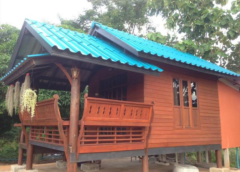 Nakhon Ratchasima Sung Noen Exterior Detail