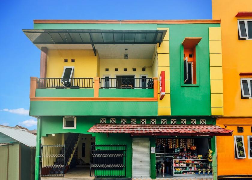  Ambon Exterior Detail