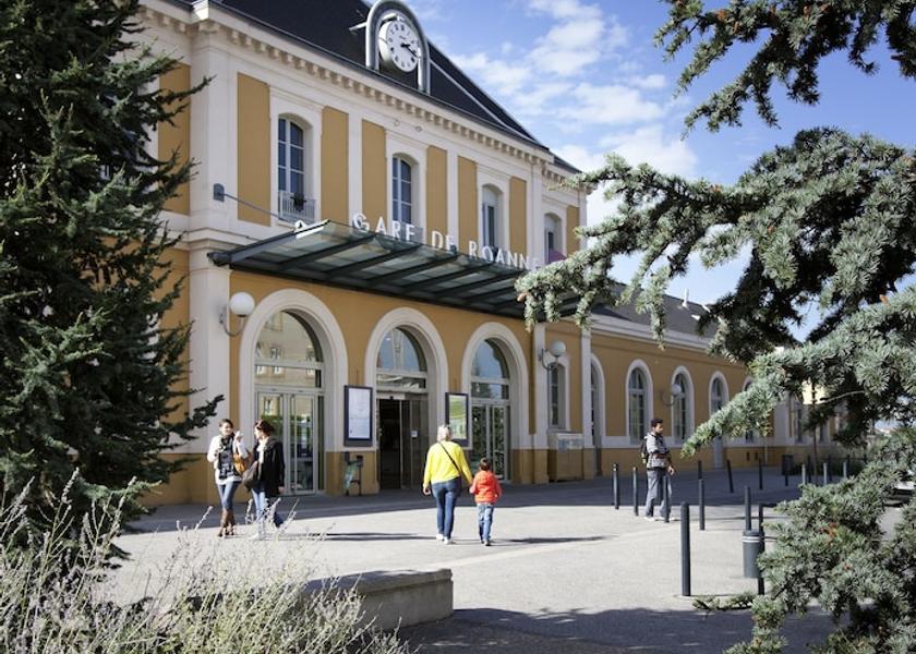 Auvergne-Rhone-Alpes Roanne Exterior Detail