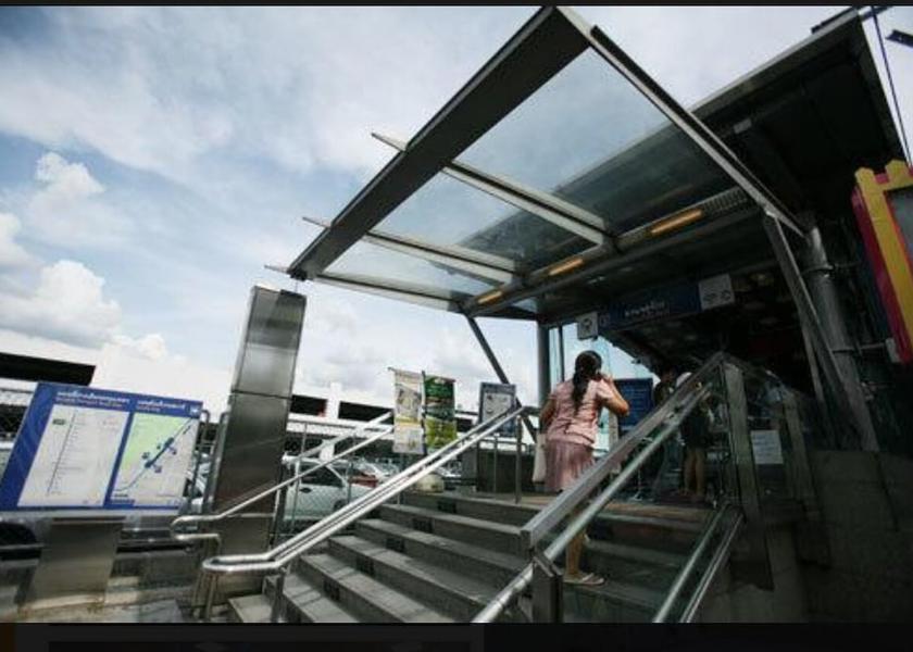 Bangkok Pak Kret Exterior Detail