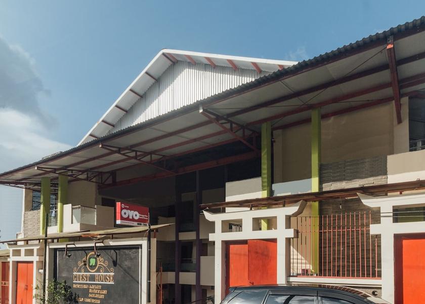  Ambon Exterior Detail