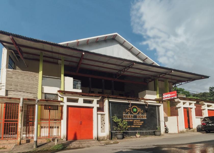  Ambon Exterior Detail