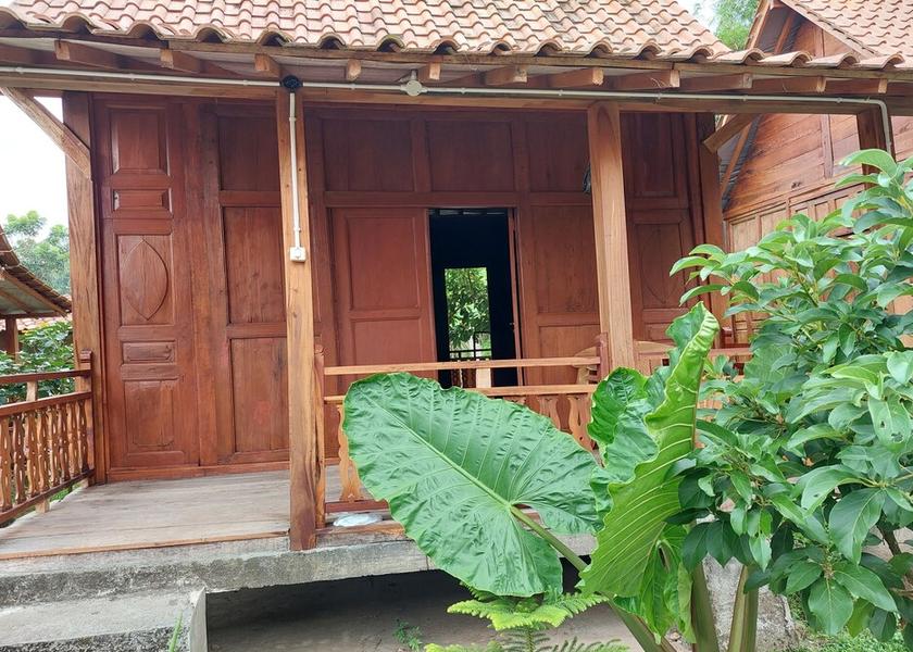  Bangunjiwo Interior Entrance