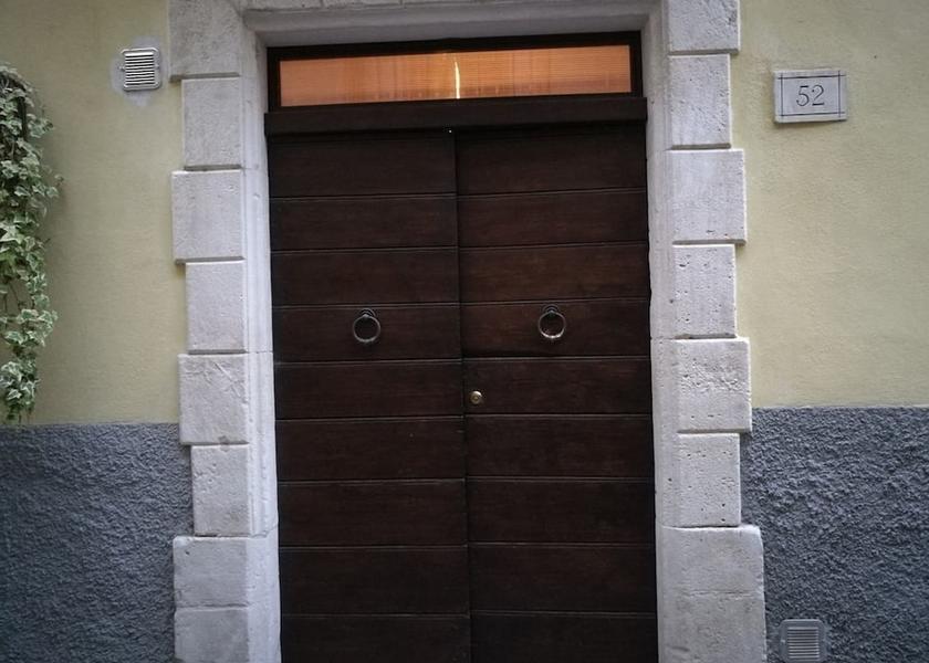 Abruzzo Sulmona Entrance