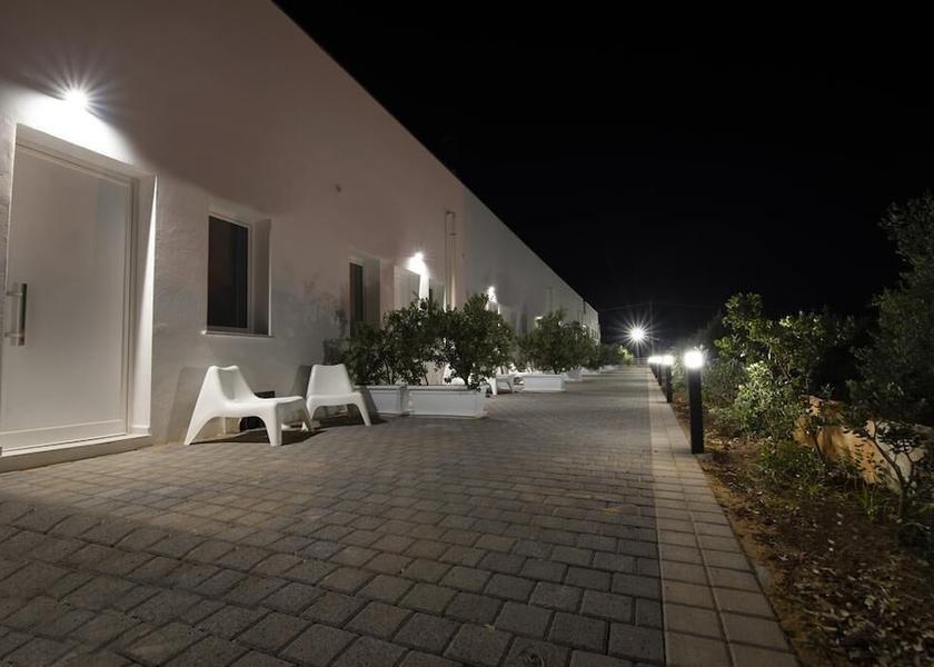 Sicily Carini Courtyard