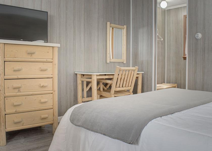 New York North Creek Room