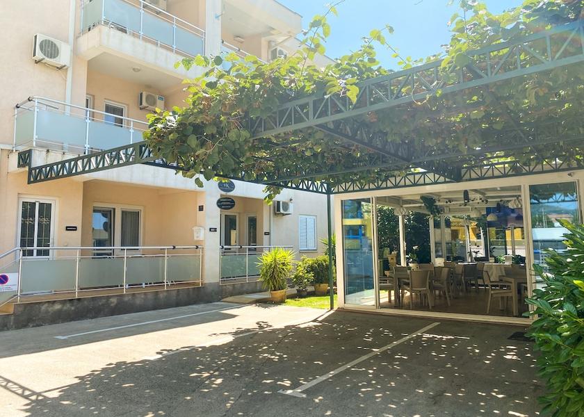 Bar Municipality Bar Facade