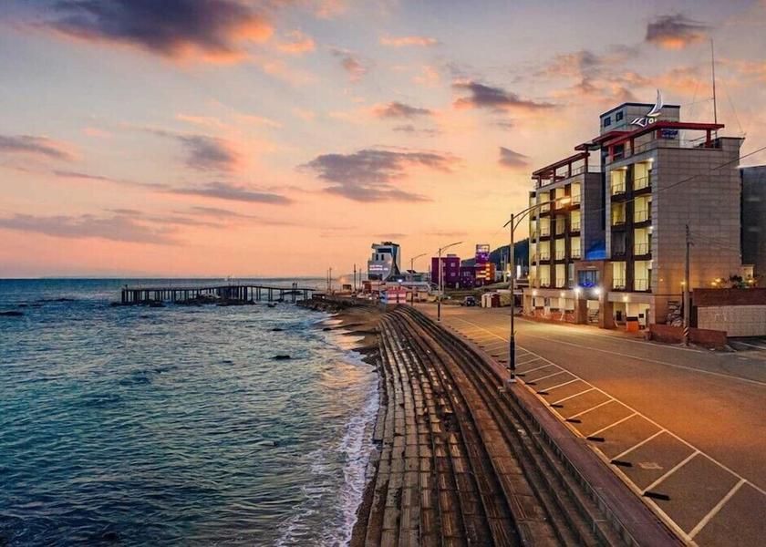 North Gyeongsang Yeongdeok Exterior Detail