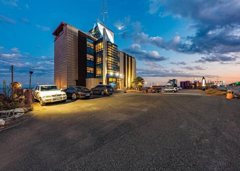 North Gyeongsang Yeongdeok Exterior Detail