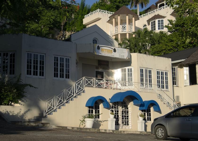 Saint James Ocho Rios Gym