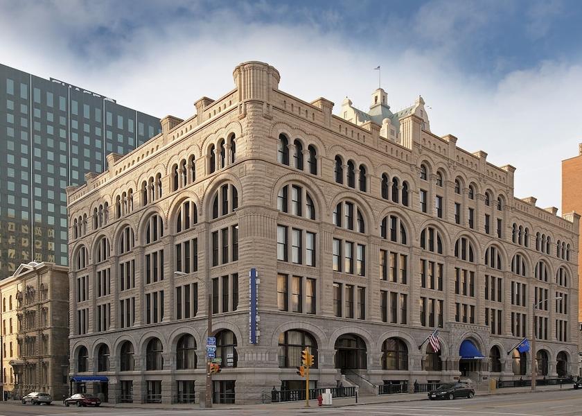 Wisconsin Milwaukee Exterior Detail