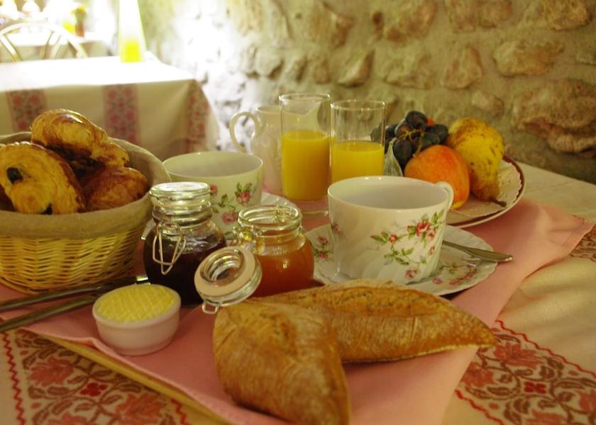 Bourgogne-Franche-Comte Saulieu Breakfast Area