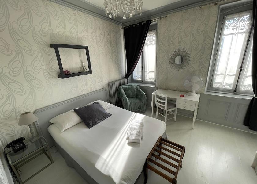 Auvergne-Rhone-Alpes Aix-Les-Bains Room