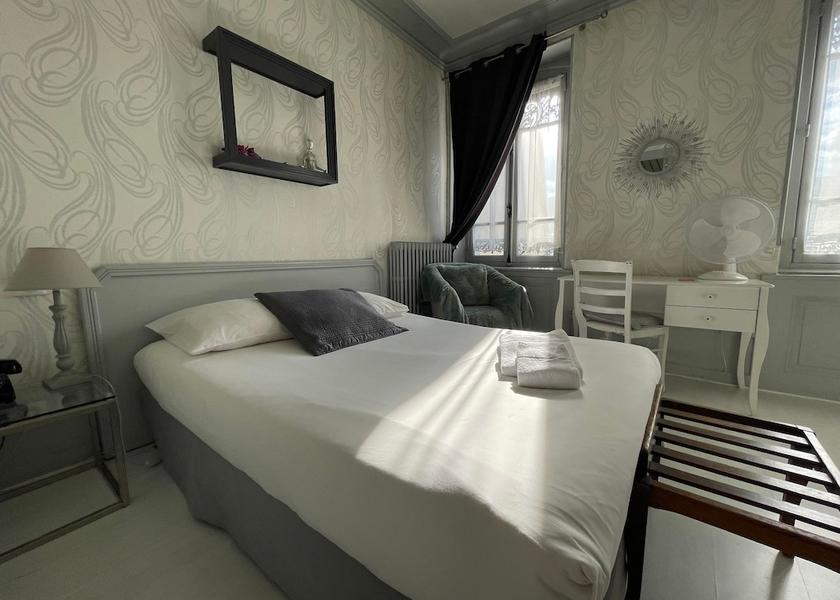 Auvergne-Rhone-Alpes Aix-Les-Bains Room