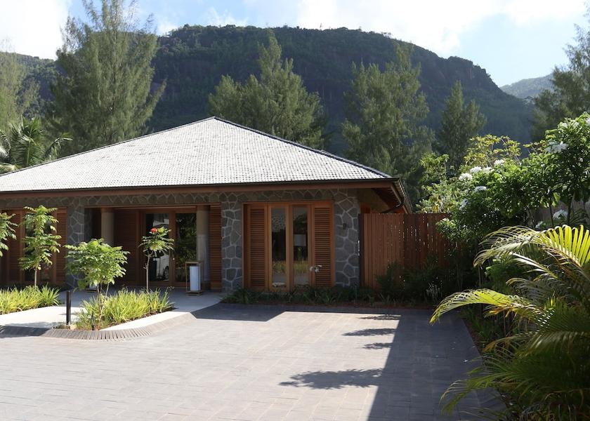  Mahé Island Business center