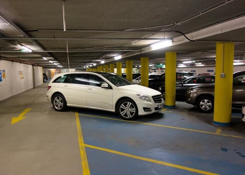 North Rhine-Westphalia Dusseldorf Parking