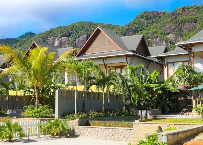  Mahé Island Interior Entrance