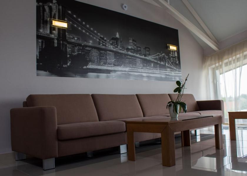 Bacs-Kiskun Kecskemet Lobby sitting area