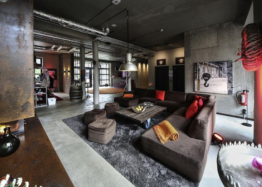 Schleswig-Holstein Neumuenster Lobby sitting area