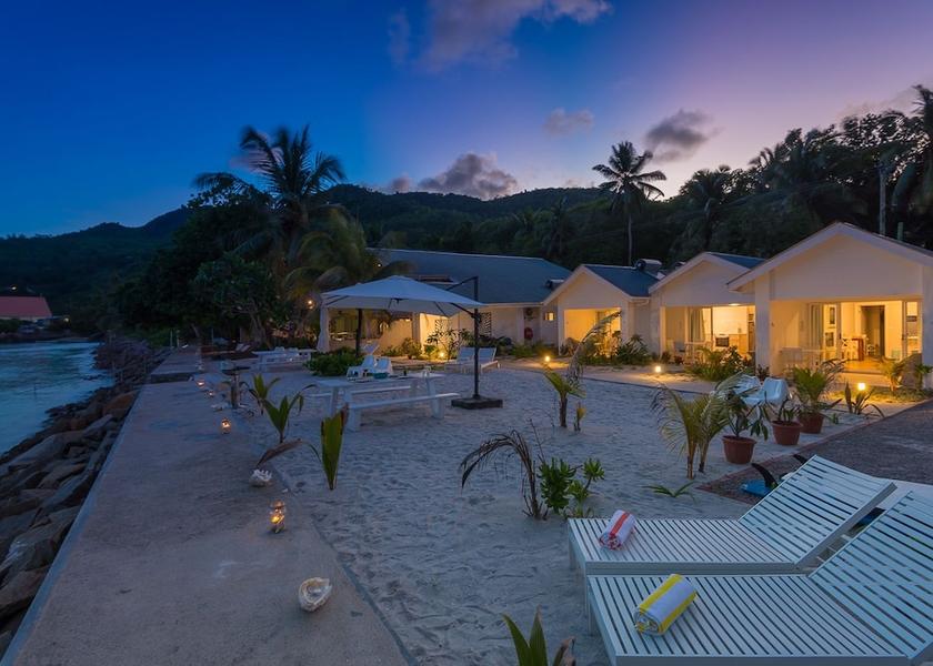  Mahé Island Beach