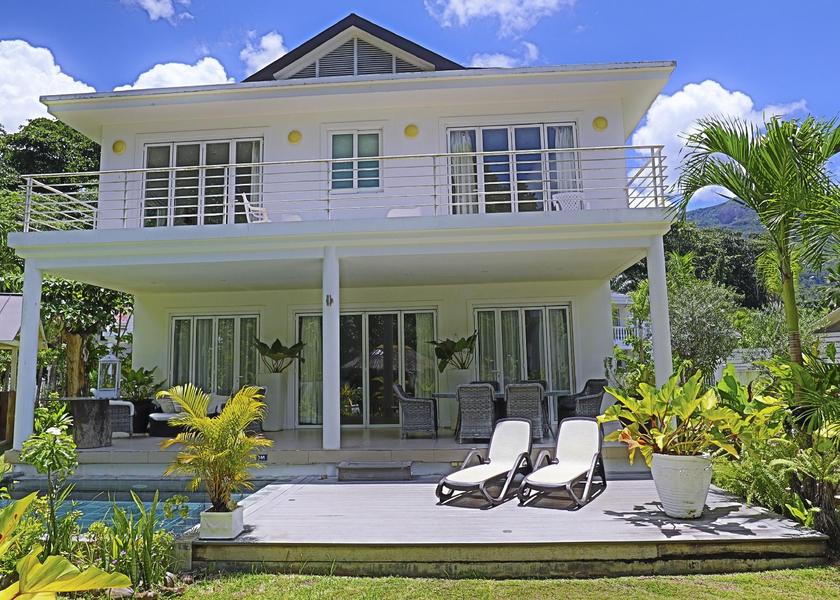  Mahé Island Hotel Exterior