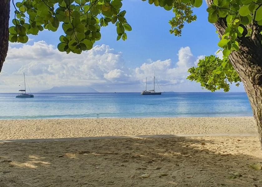  Mahé Island Beach