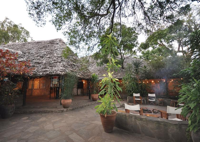  Masai Mara Exterior Detail