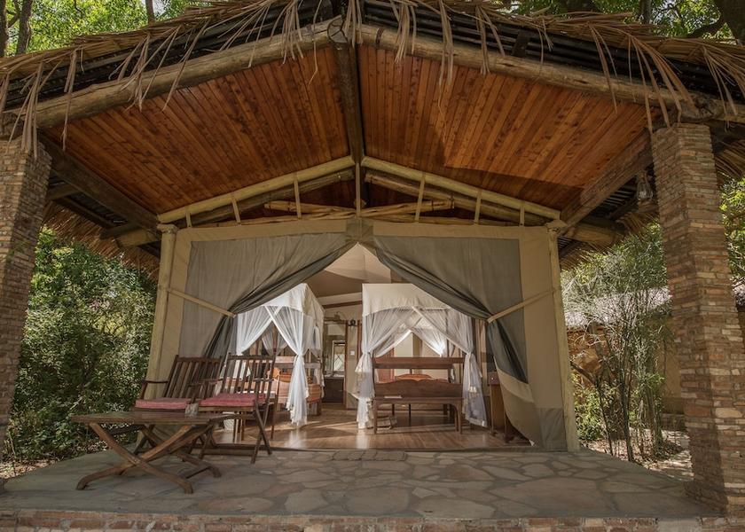  Masai Mara Exterior Detail