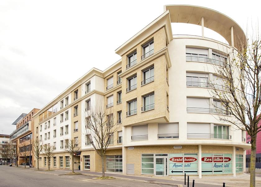 Hauts-de-France Valenciennes Front of property