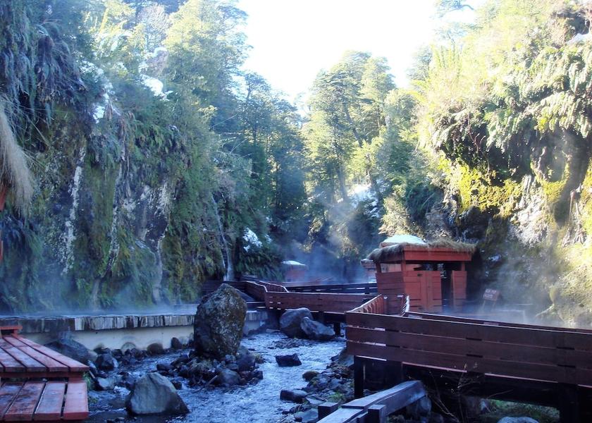 Araucania (region) Pucon Hot springs
