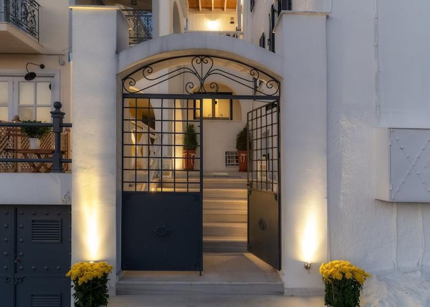 Attica Spetses Entrance