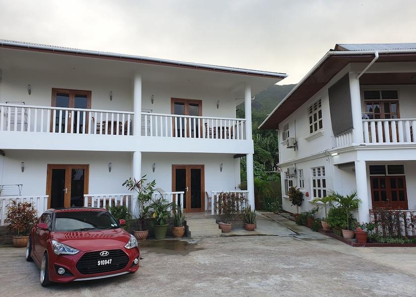  Mahé Island Exterior Detail