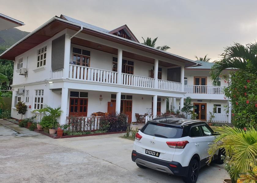  Mahé Island Exterior Detail