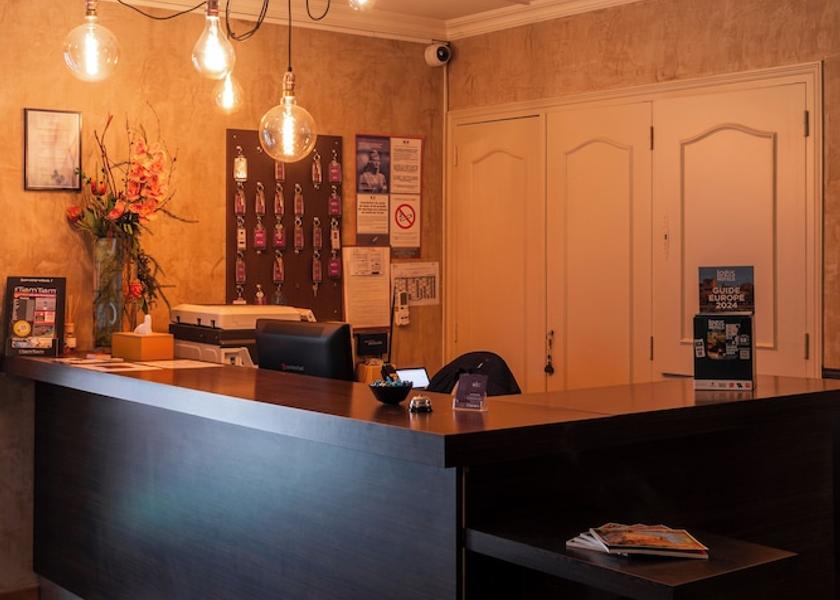 Auvergne-Rhone-Alpes Anse Lobby