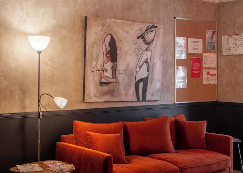 Auvergne-Rhone-Alpes Anse Lobby