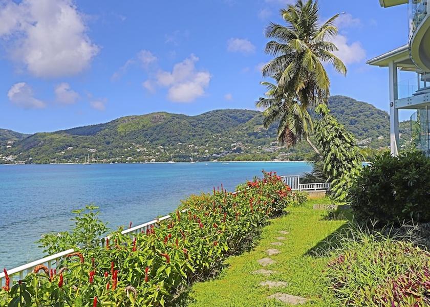  Mahe Island Facade