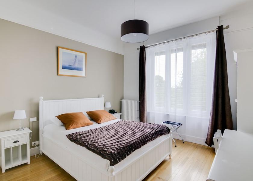 Grand Est Troyes Room