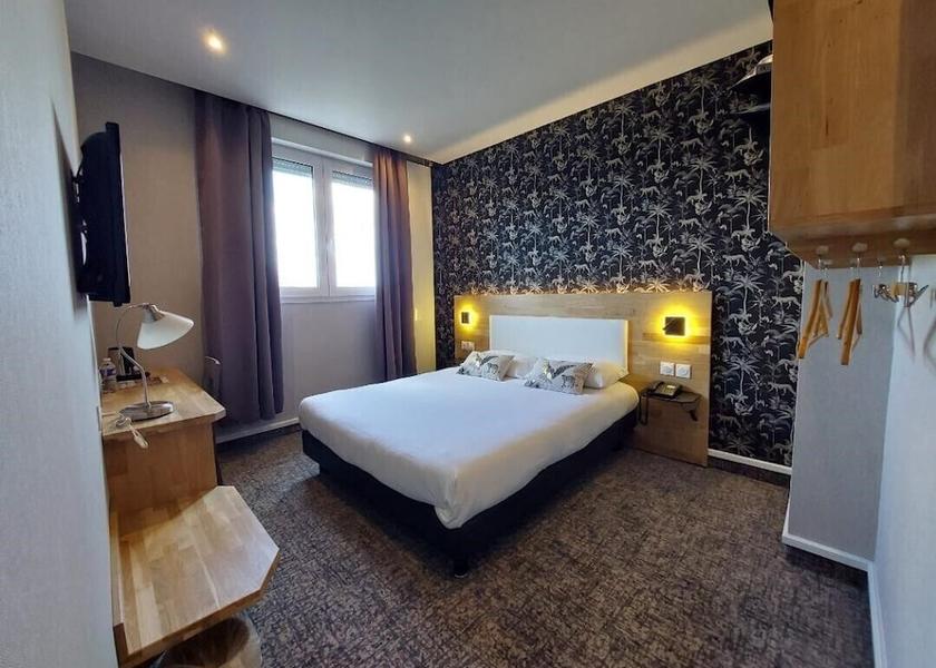 Grand Est Troyes Room