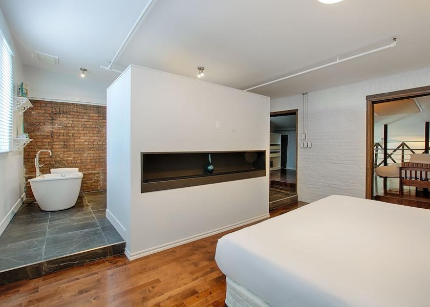 Quebec Quebec City Room